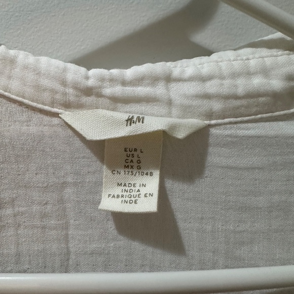 H&M white cotton button down - Picture 2 of 3